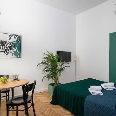 Barbacan Suites - Old Town Apartments - By Upstairs Красков Екстериор снимка