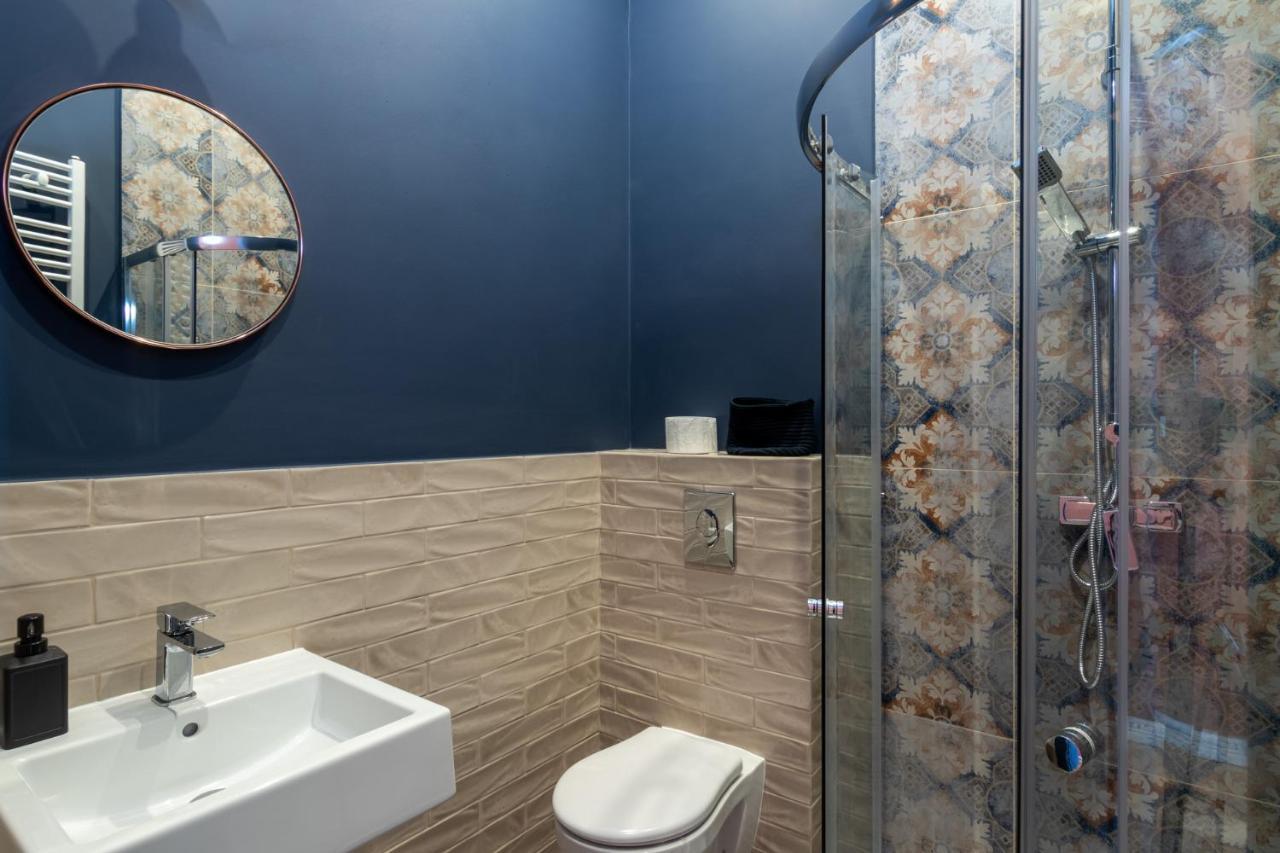 Barbacan Suites - Old Town Apartments - By Upstairs Красков Екстериор снимка