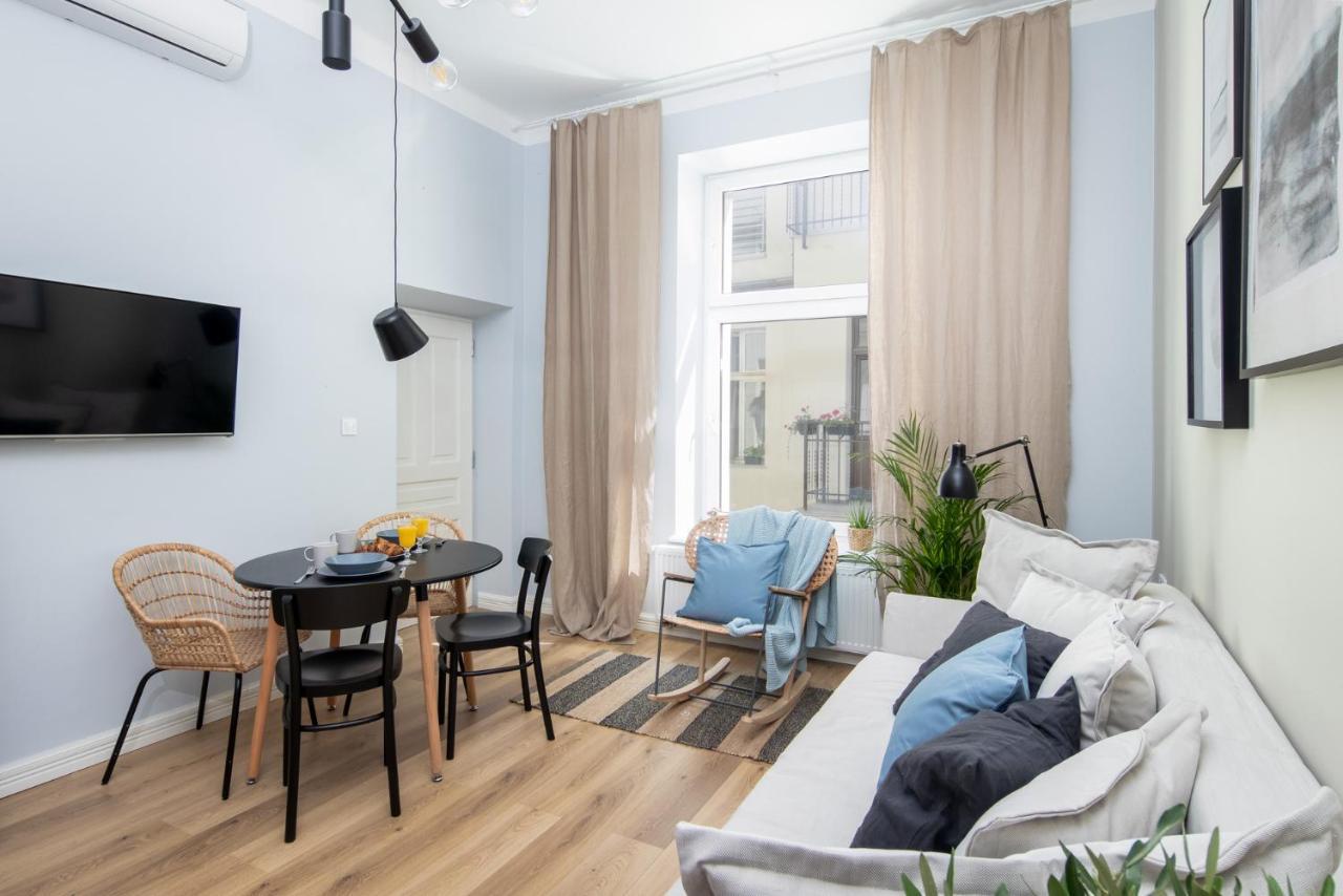 Barbacan Suites - Old Town Apartments - By Upstairs Красков Екстериор снимка